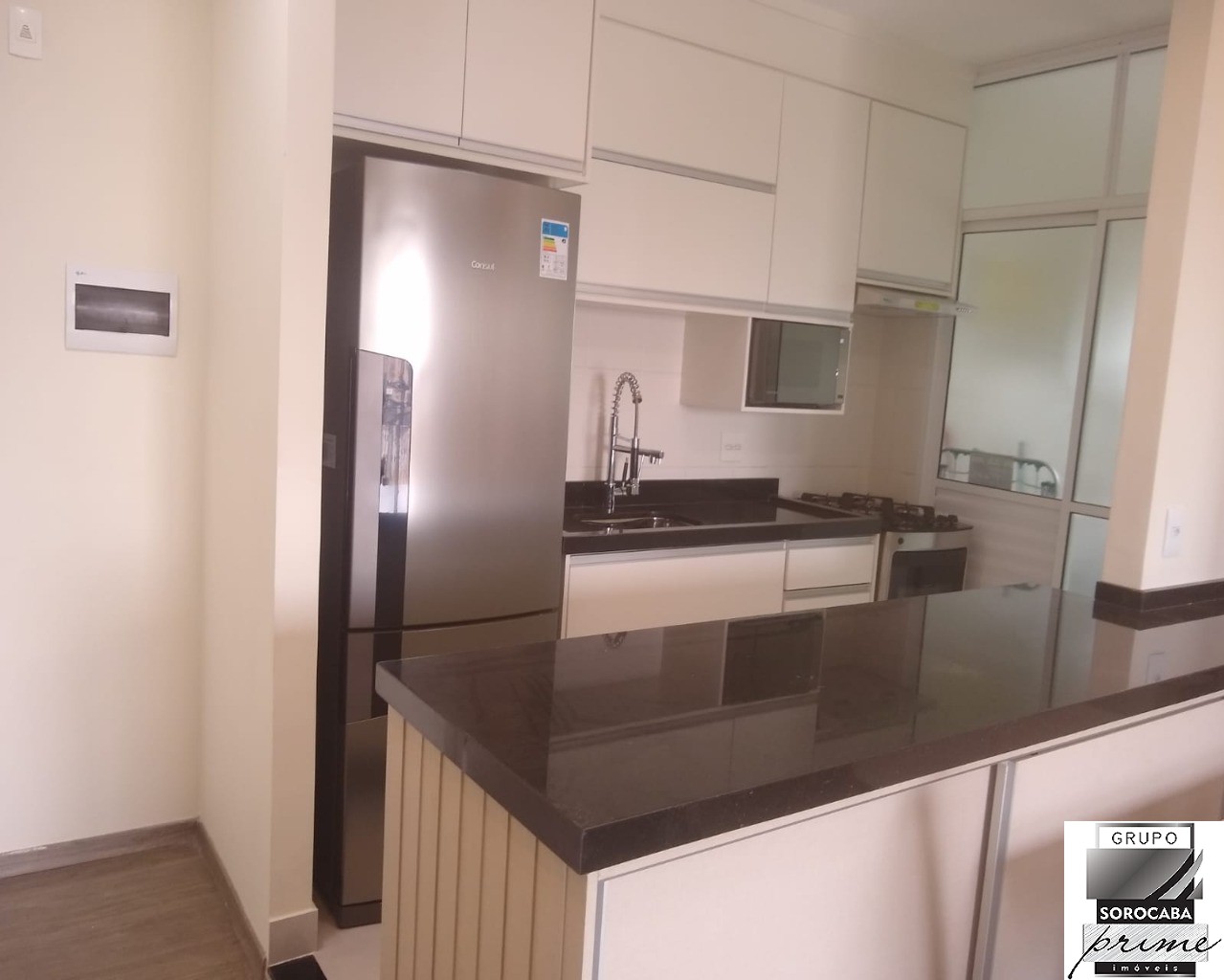 Apartamento com 3 dormitórios à venda, 70 m² por R$ 430.000 