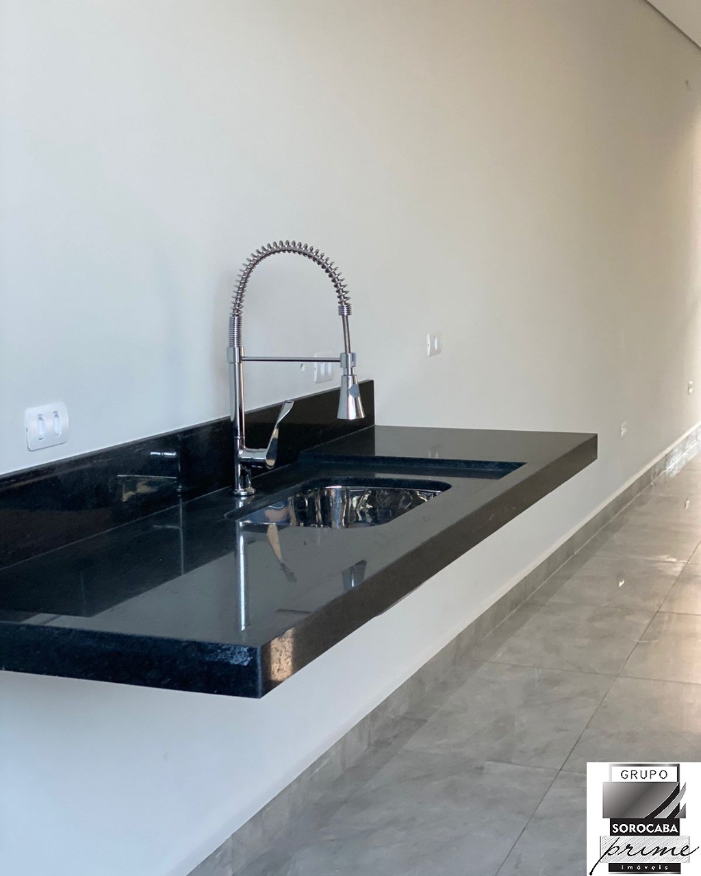 Casa com 3 dormitórios à venda, 204 m² por R$ 1.080.000 - co
