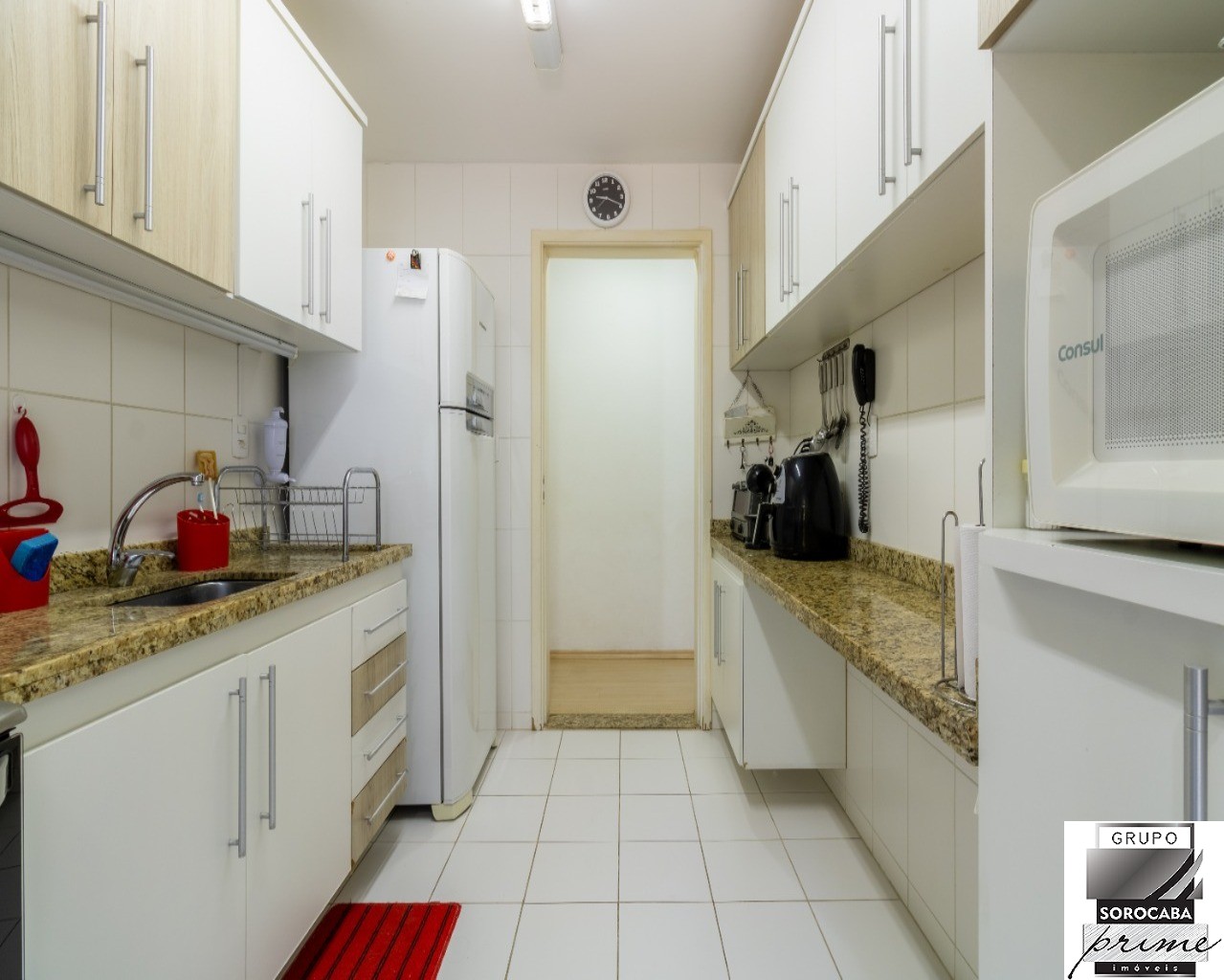 Apartamento com 2 dormitórios à venda, 64 m² por R$ 260.000 