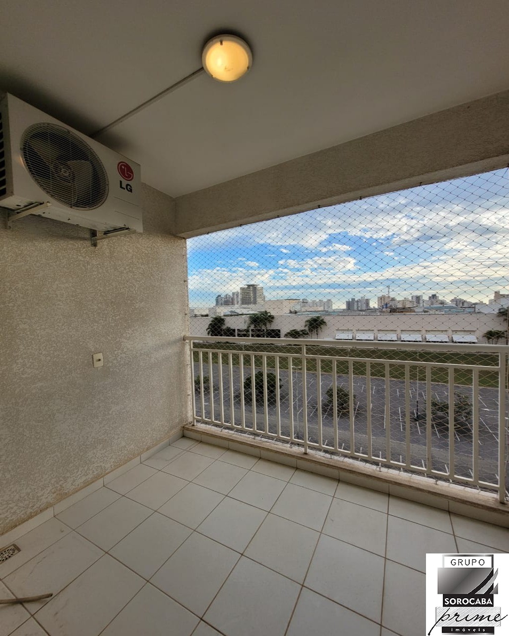 Apartamento com 3 dormitórios à venda, 79 m² por R$ 450.000 