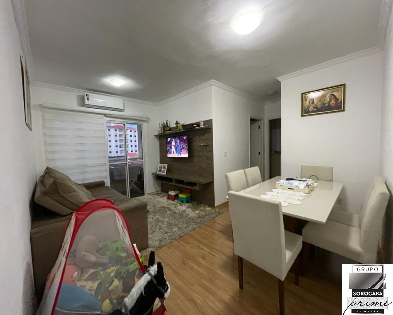 Apartamento com 2 dormitórios à venda, 64 m² por R$ 260.000 
