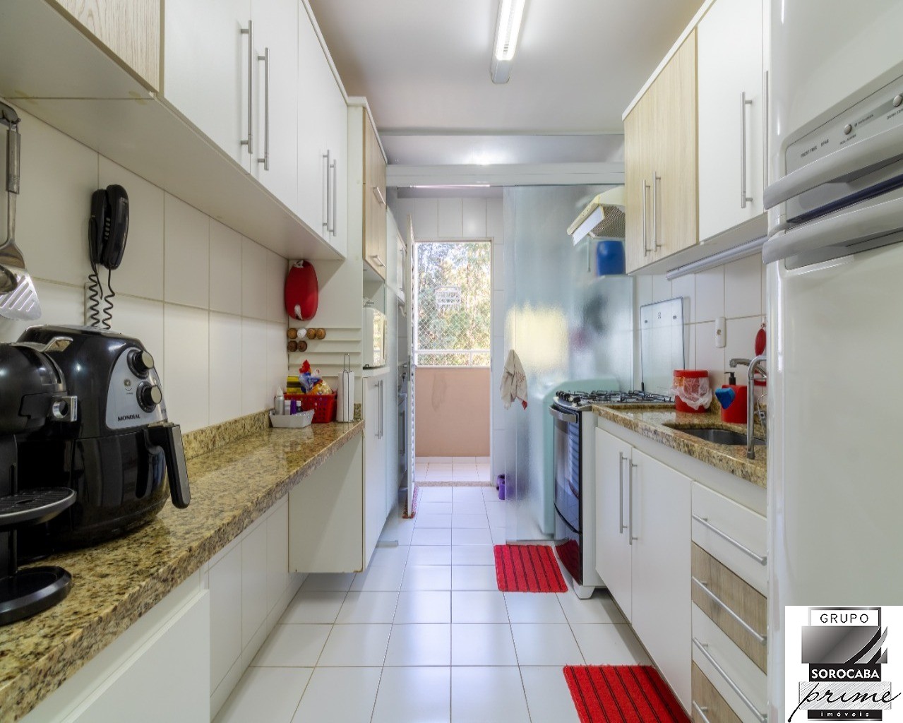 Apartamento com 2 dormitórios à venda, 64 m² por R$ 260.000 