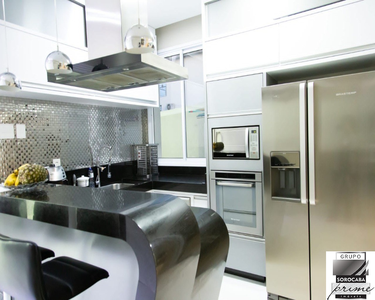 Sobrado com 3 dormitórios à venda, 365 m² por R$ 2.300.000 -