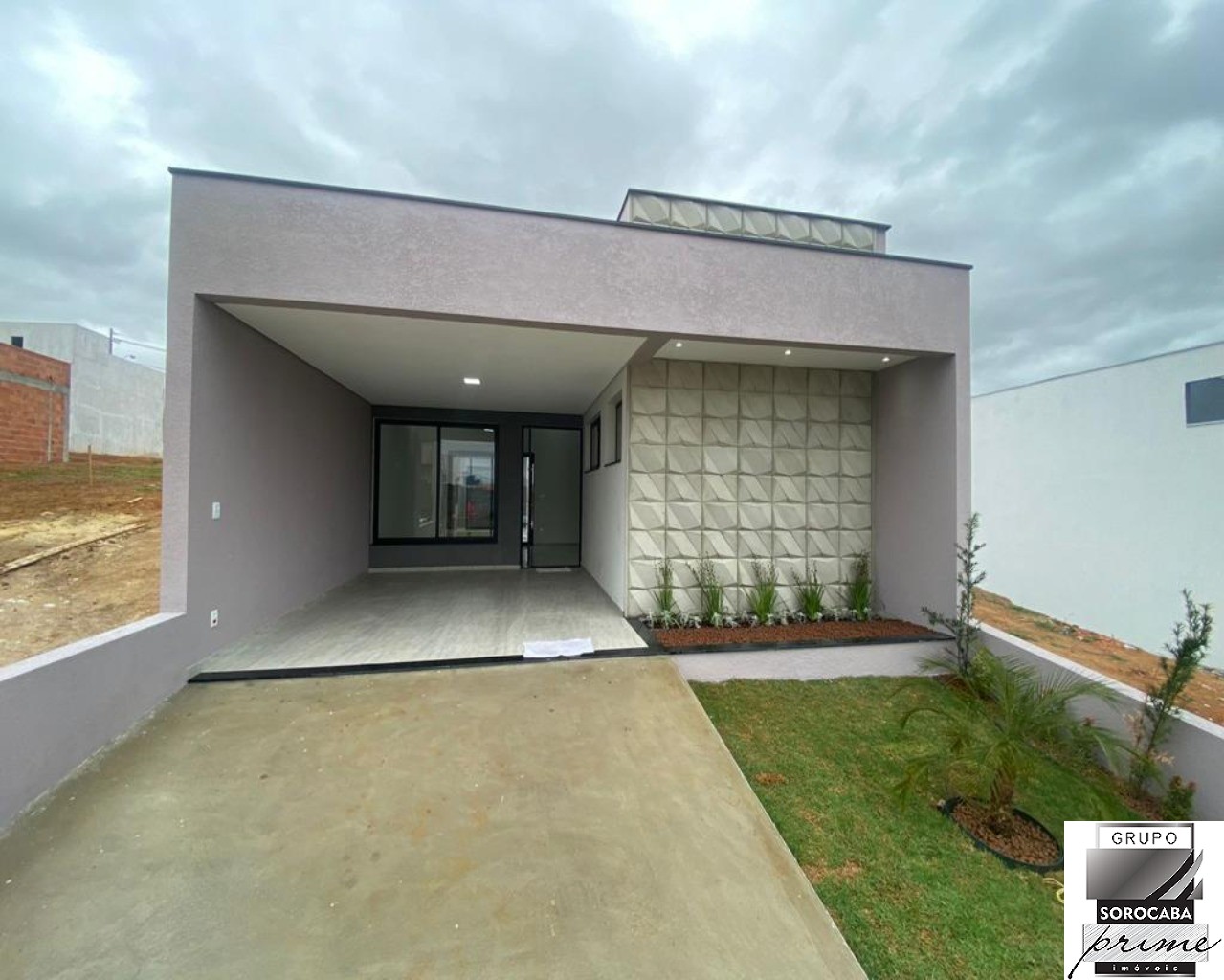 Casa com 3 dormitórios à venda, 110 m² por R$ 610.000 - resi