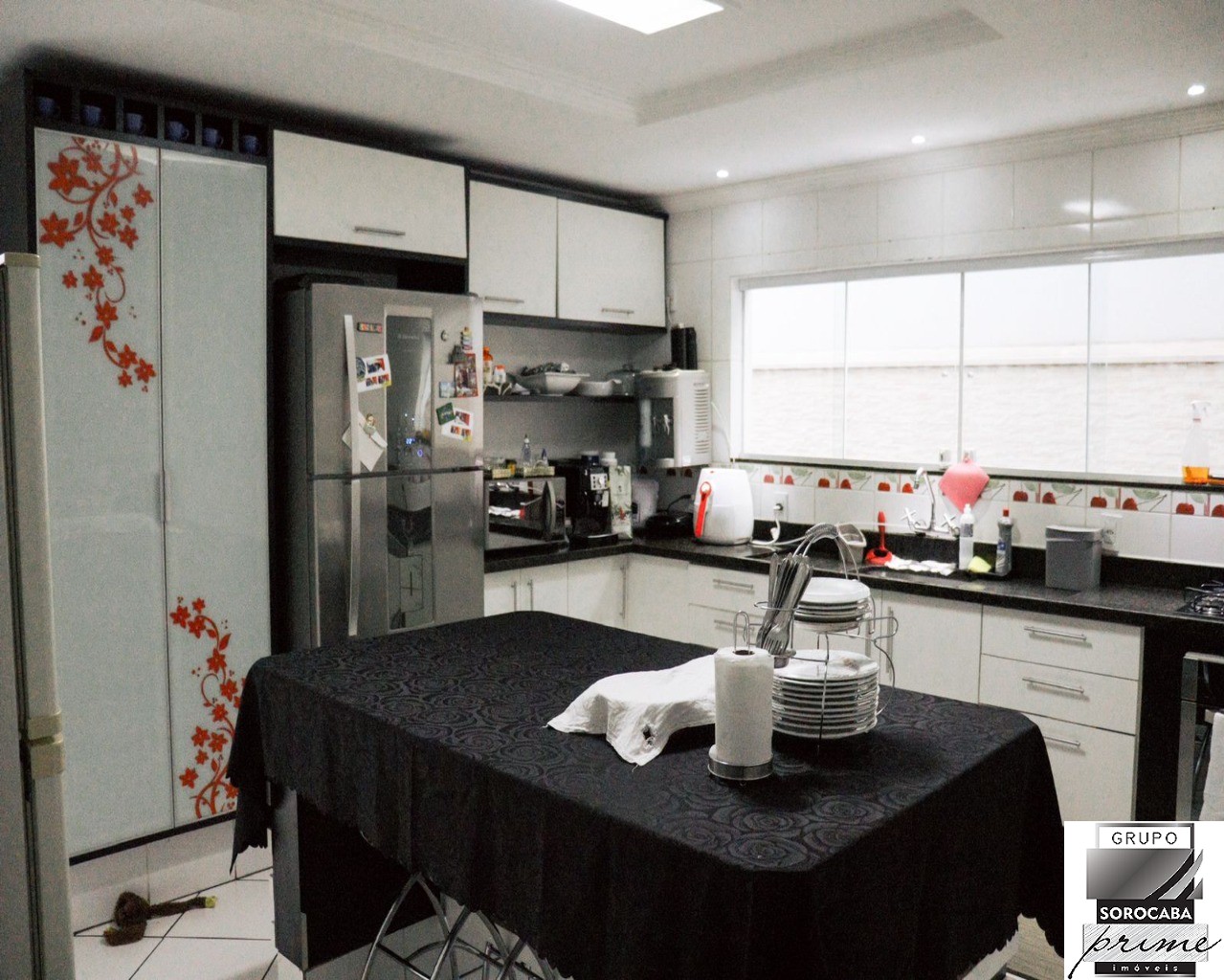 Sobrado com 4 dormitórios à venda, 308 m² por R$ 1.800.000 -