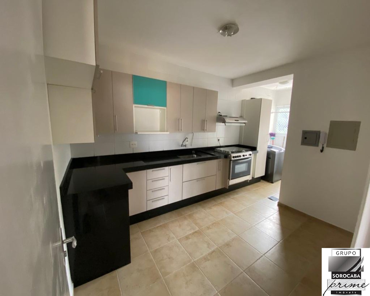 Apartamento com 2 dormitórios para alugar, 67 m² por R$ 3.73