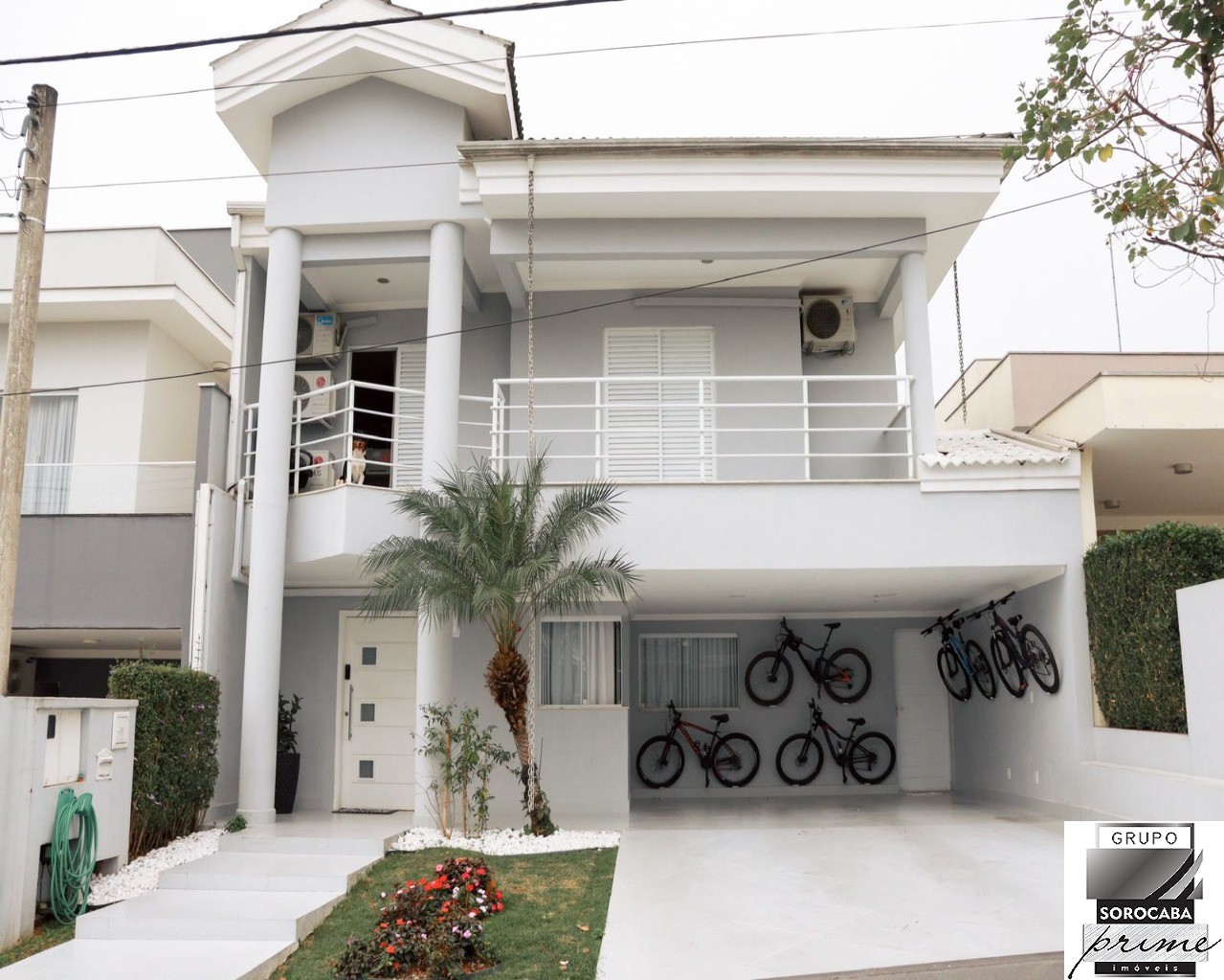Sobrado com 4 dormitórios à venda, 308 m² por R$ 1.800.000 -