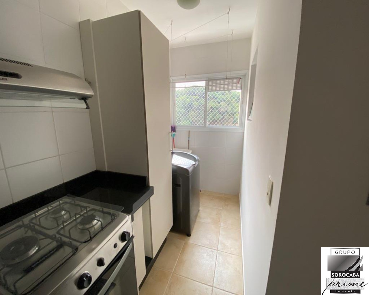 Apartamento com 2 dormitórios para alugar, 67 m² por R$ 3.73