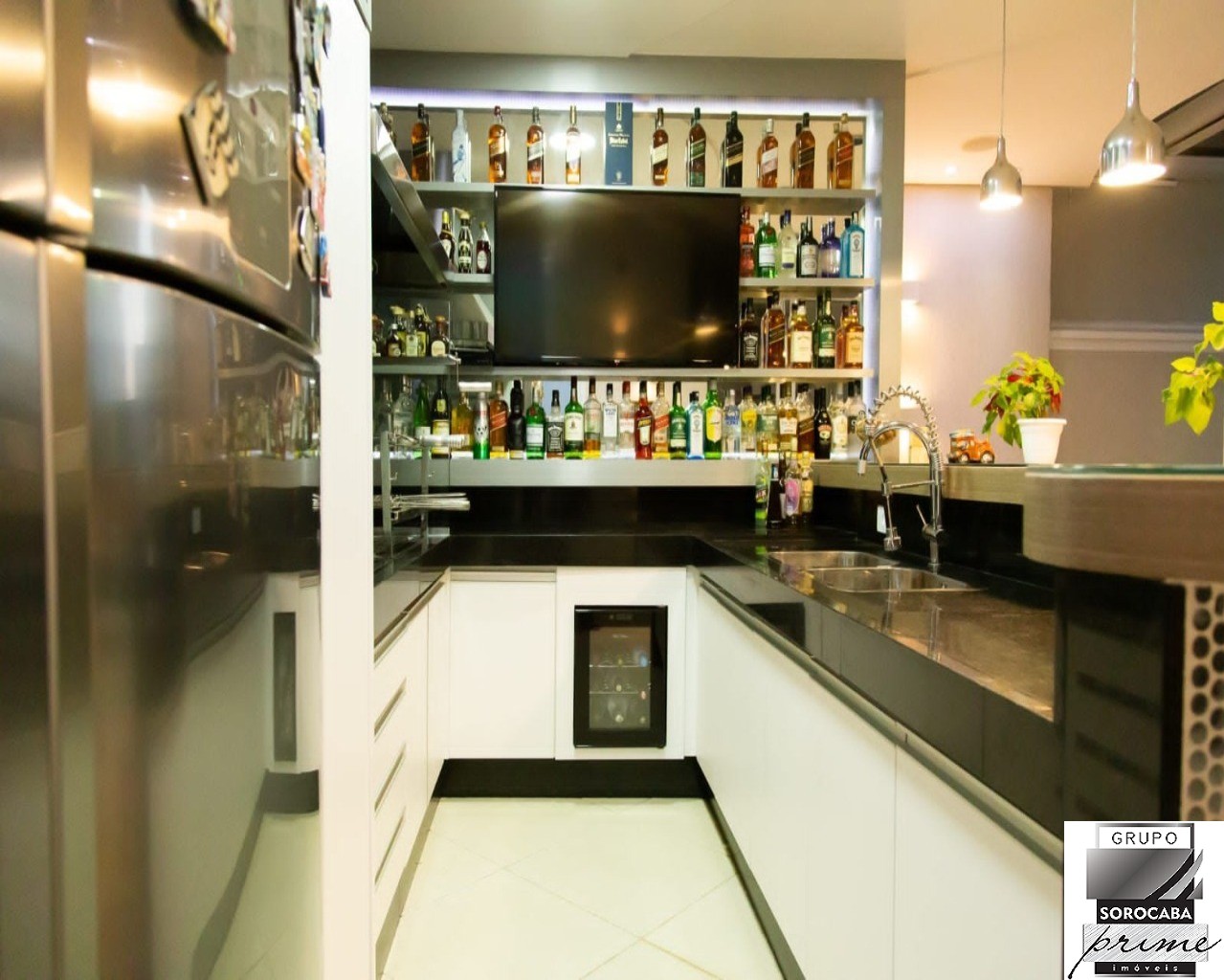 Sobrado com 3 dormitórios à venda, 365 m² por R$ 2.300.000 -