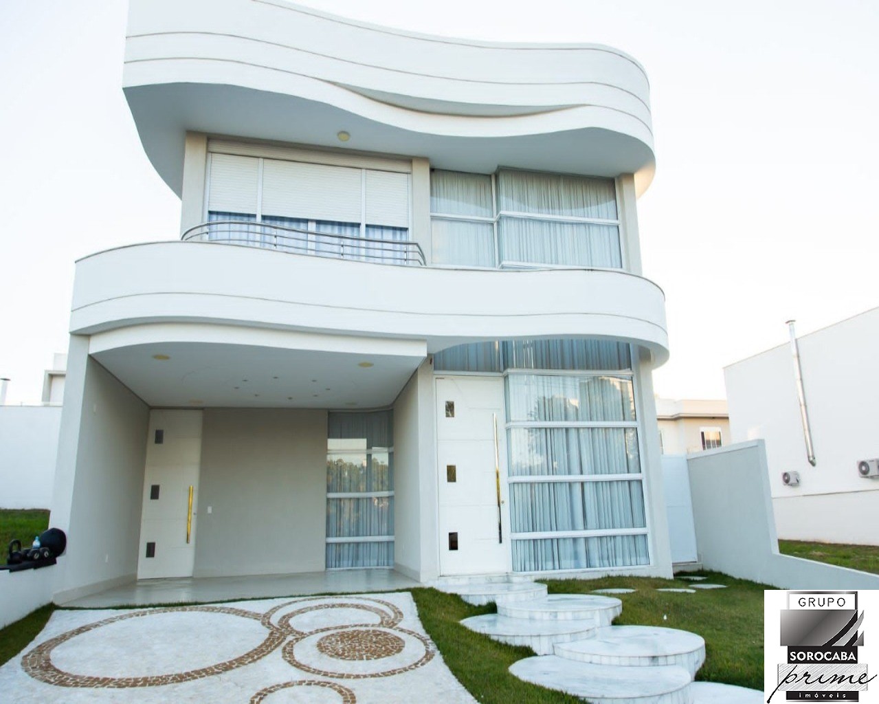 Sobrado com 3 dormitórios à venda, 365 m² por R$ 2.300.000 -
