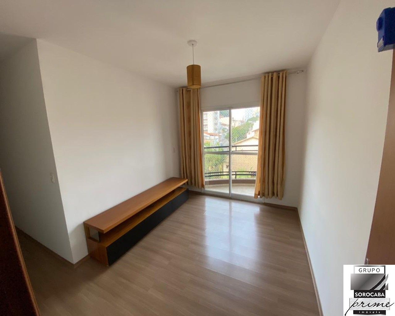 Apartamento com 2 dormitórios para alugar, 67 m² por R$ 3.73
