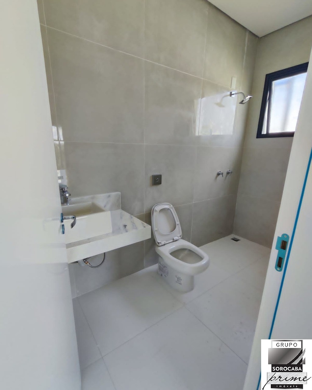 Casa com 3 dormitórios à venda, 232 m² por R$ 1.790.000 - gr