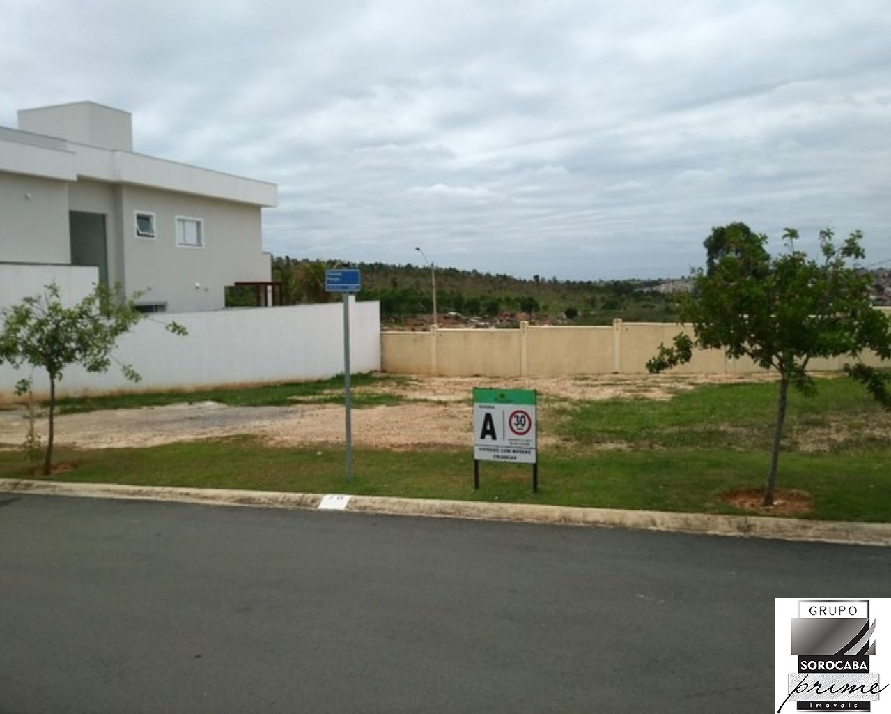 Terreno à venda, 300 m² por R$ 300.000 - condomínio villagio