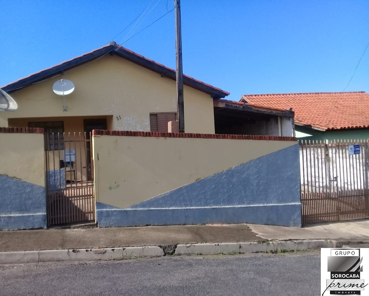 Casa com 3 dormitórios à venda, 92 m² por R$ 270.000 - centr