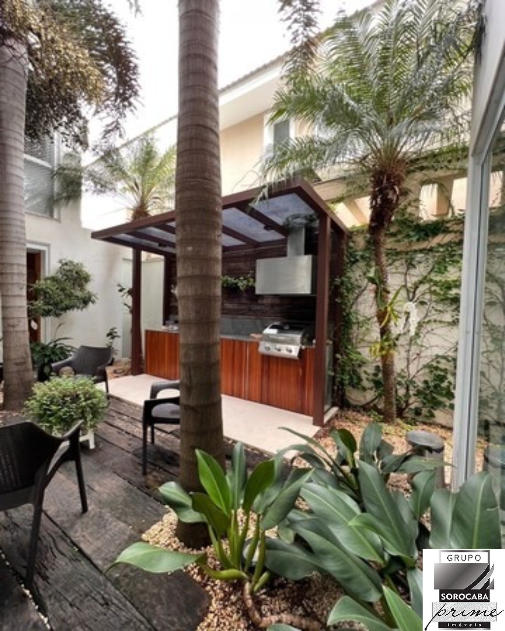 Sobrado com 3 dormitórios à venda, 300 m² por R$ 1.990.000 -