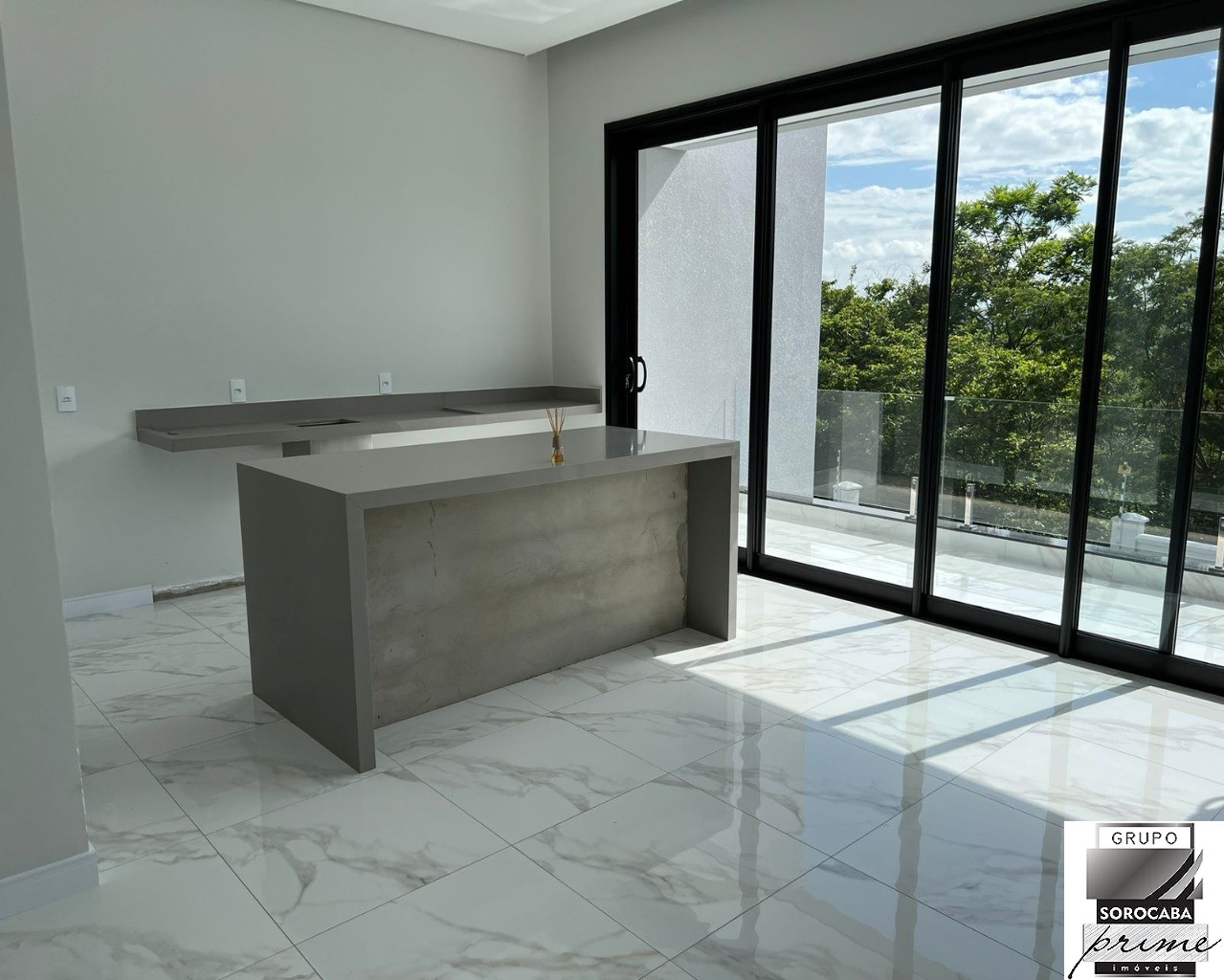 Sobrado com 3 dormitórios à venda, 300 m² por R$ 2.500.000 -