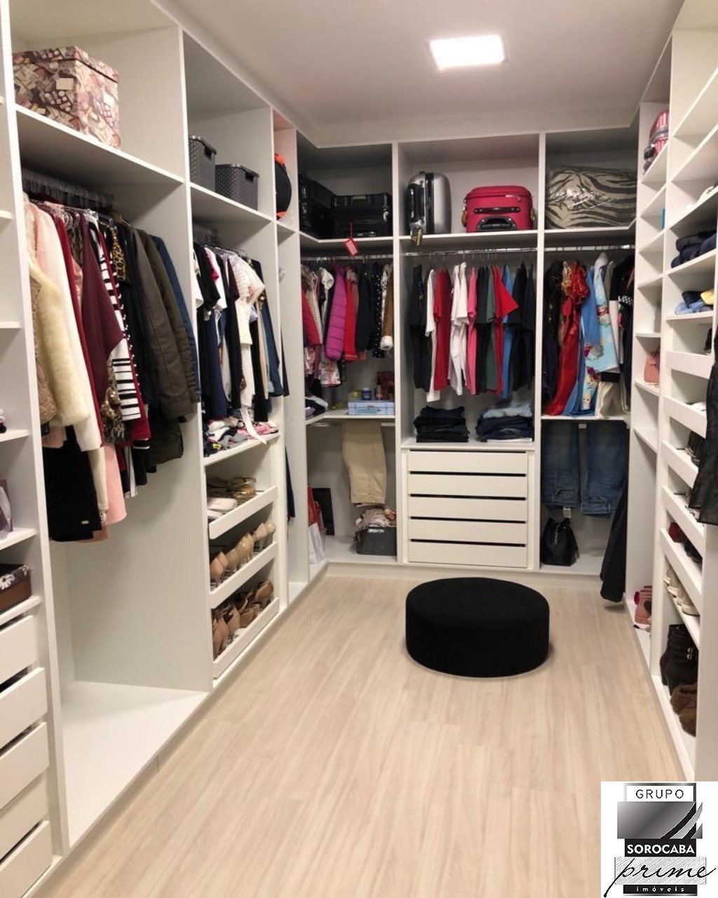 Sobrado com 3 dormitórios à venda, 285 m² por R$ 1.640.000 -