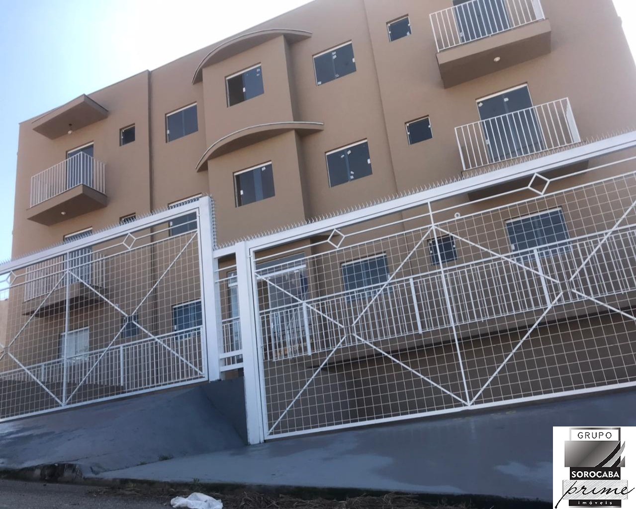 Apartamento com 2 dormitórios à venda, 50 m² por R$ 160.000 