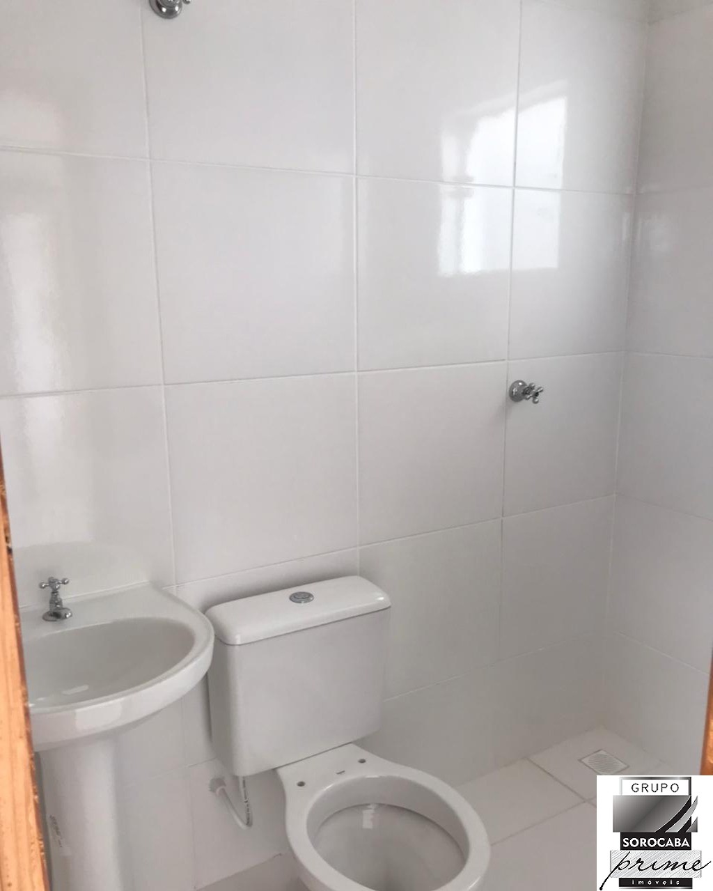 Apartamento com 2 dormitórios à venda, 50 m² por R$ 160.000 