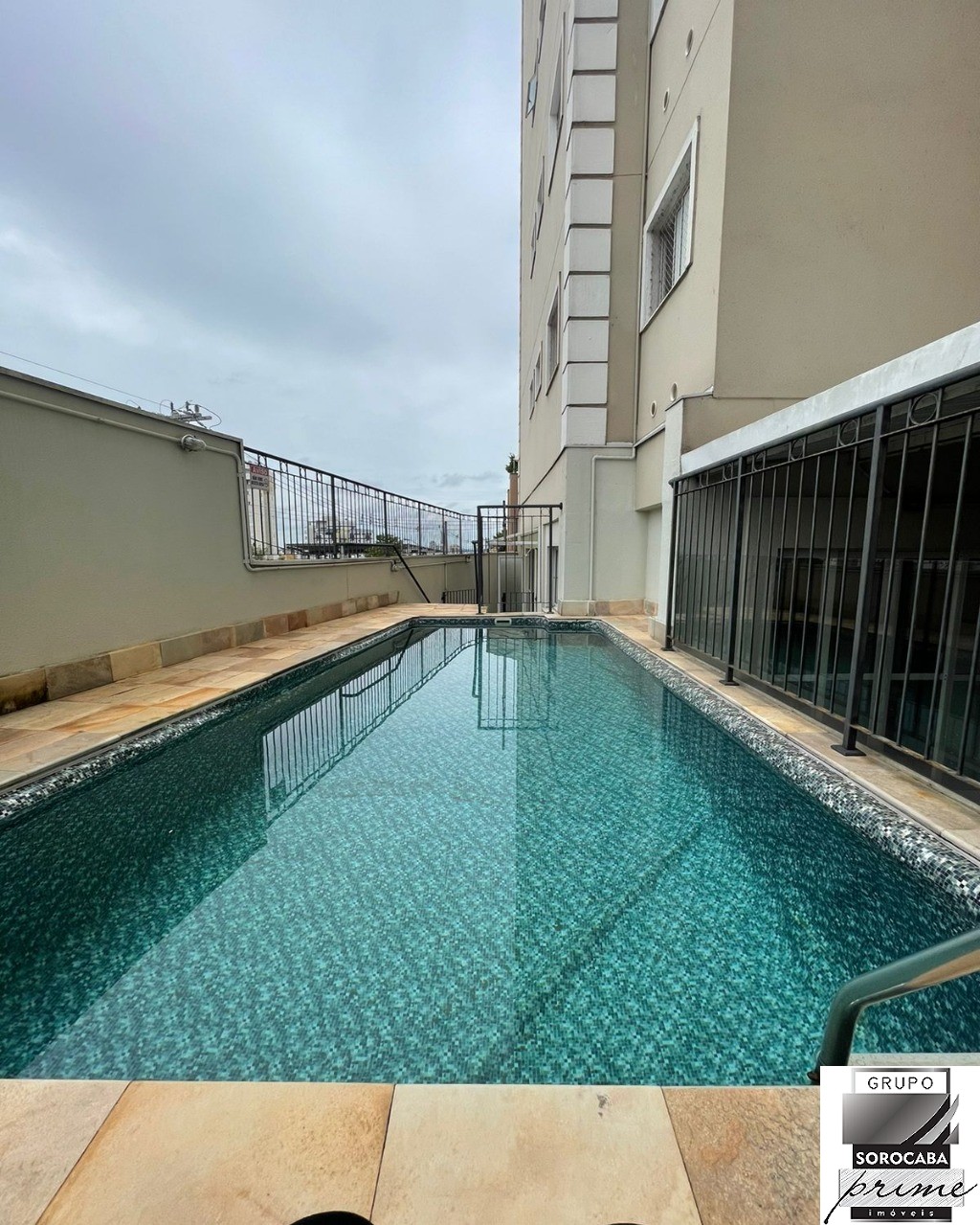 Apartamento com 2 dormitórios à venda, 65 m² por R$ 500.000 