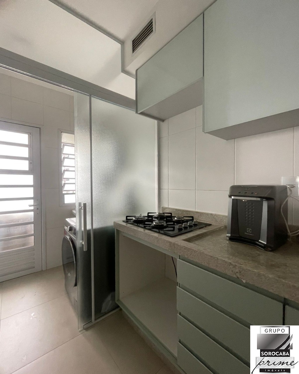 Apartamento com 2 dormitórios à venda, 73 m² por R$ 750.000 