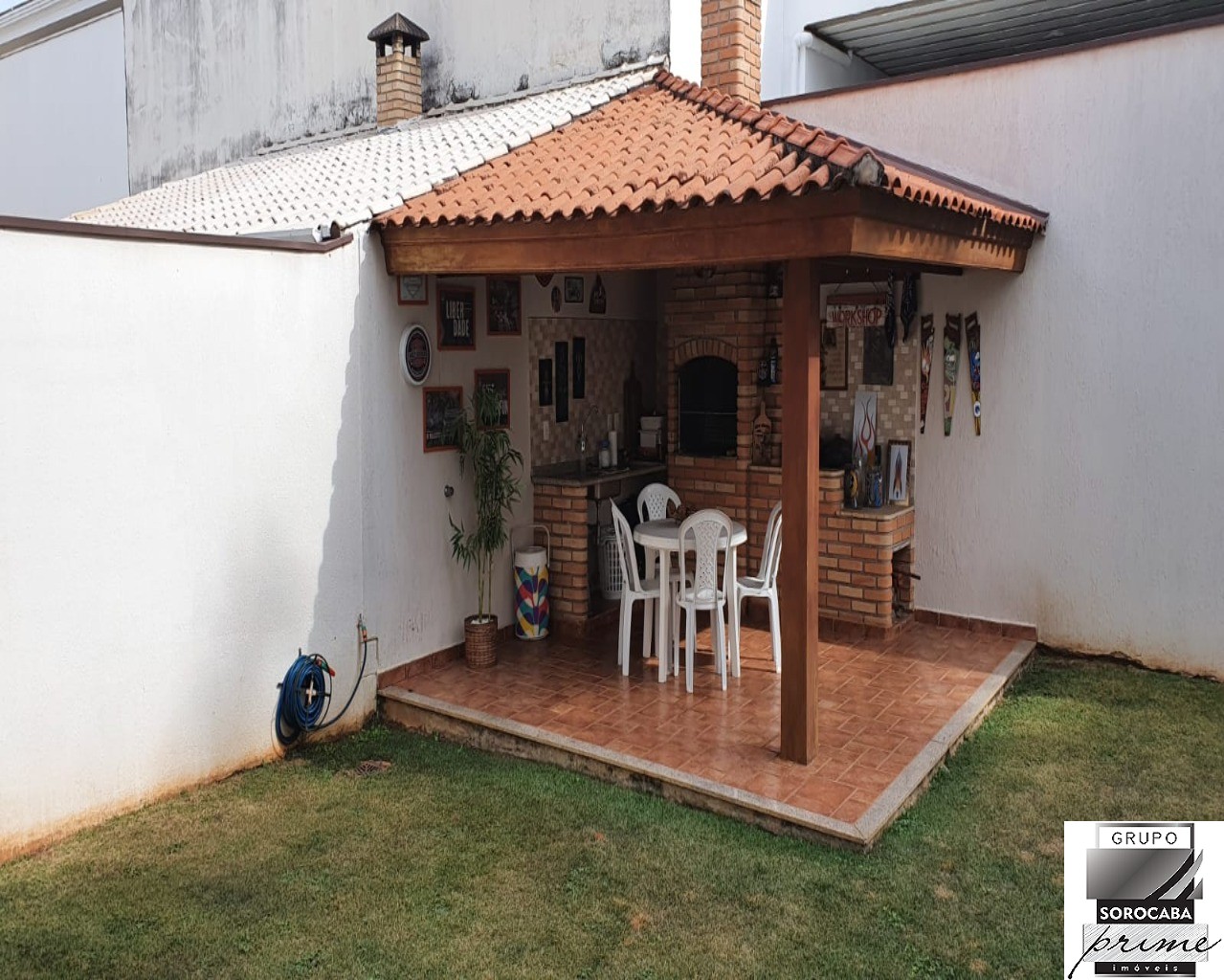 Sobrado com 4 dormitórios à venda, 324 m² por R$ 1.620.000 -