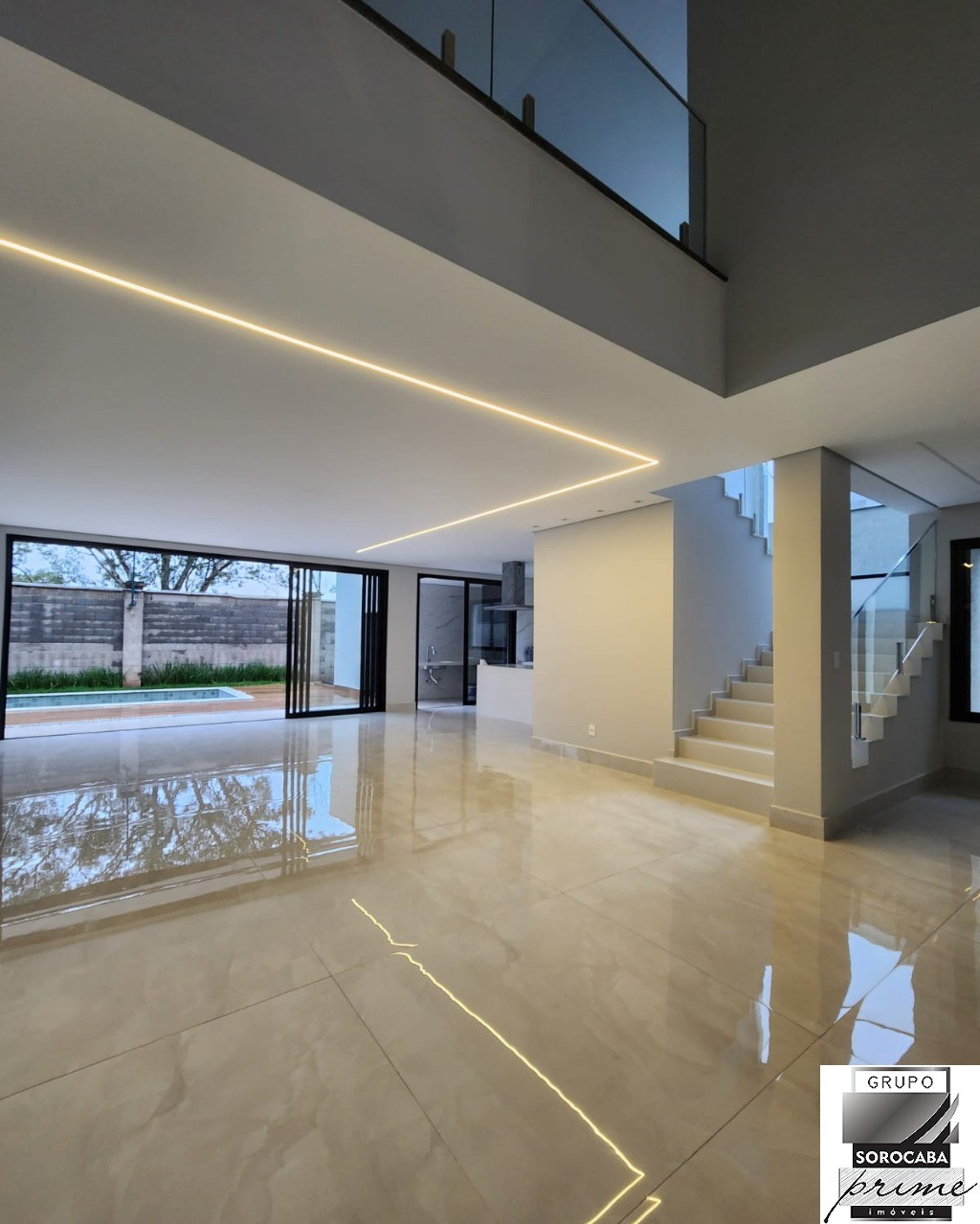 Sobrado com 3 dormitórios à venda, 390 m² por R$ 2.900.000 -