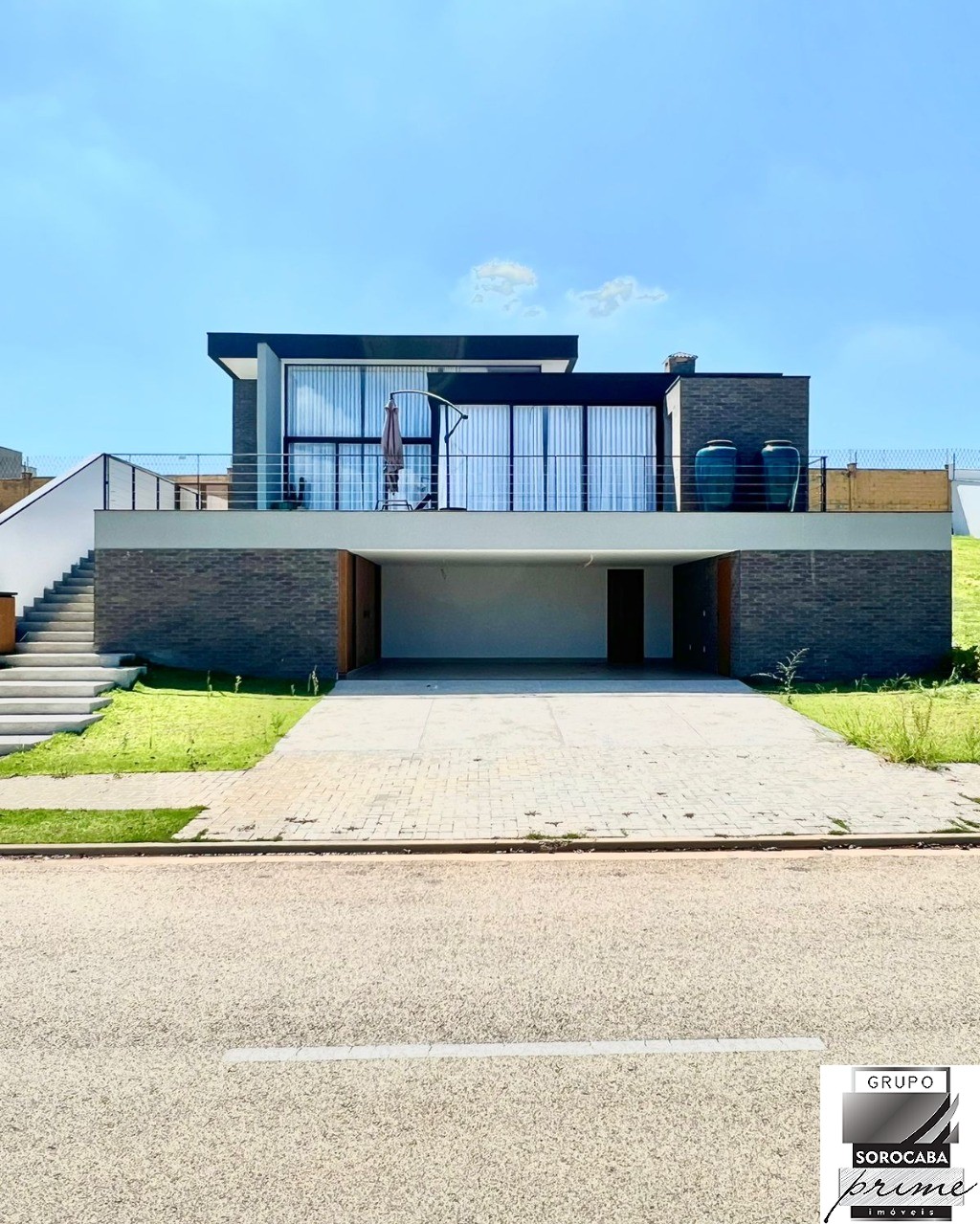 Sobrado com 3 dormitórios à venda, 220 m² por R$ 2.700.000 -