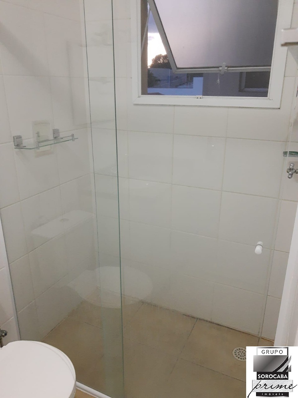 Apartamento com 2 dormitórios à venda, 64 m² por R$ 270.000 