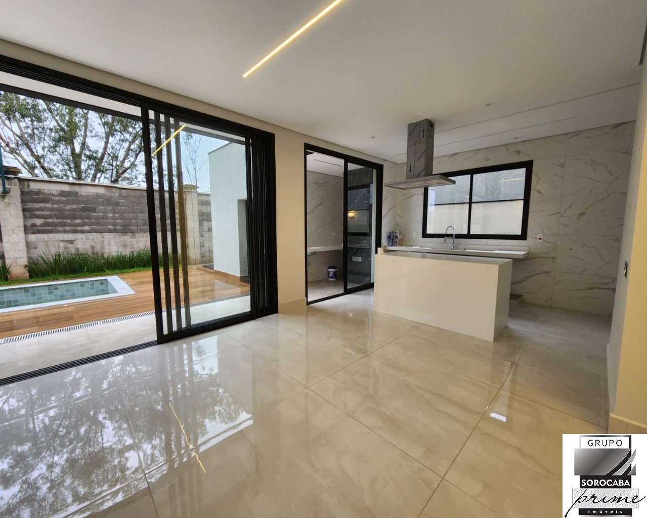 Sobrado com 3 dormitórios à venda, 390 m² por R$ 2.900.000 -