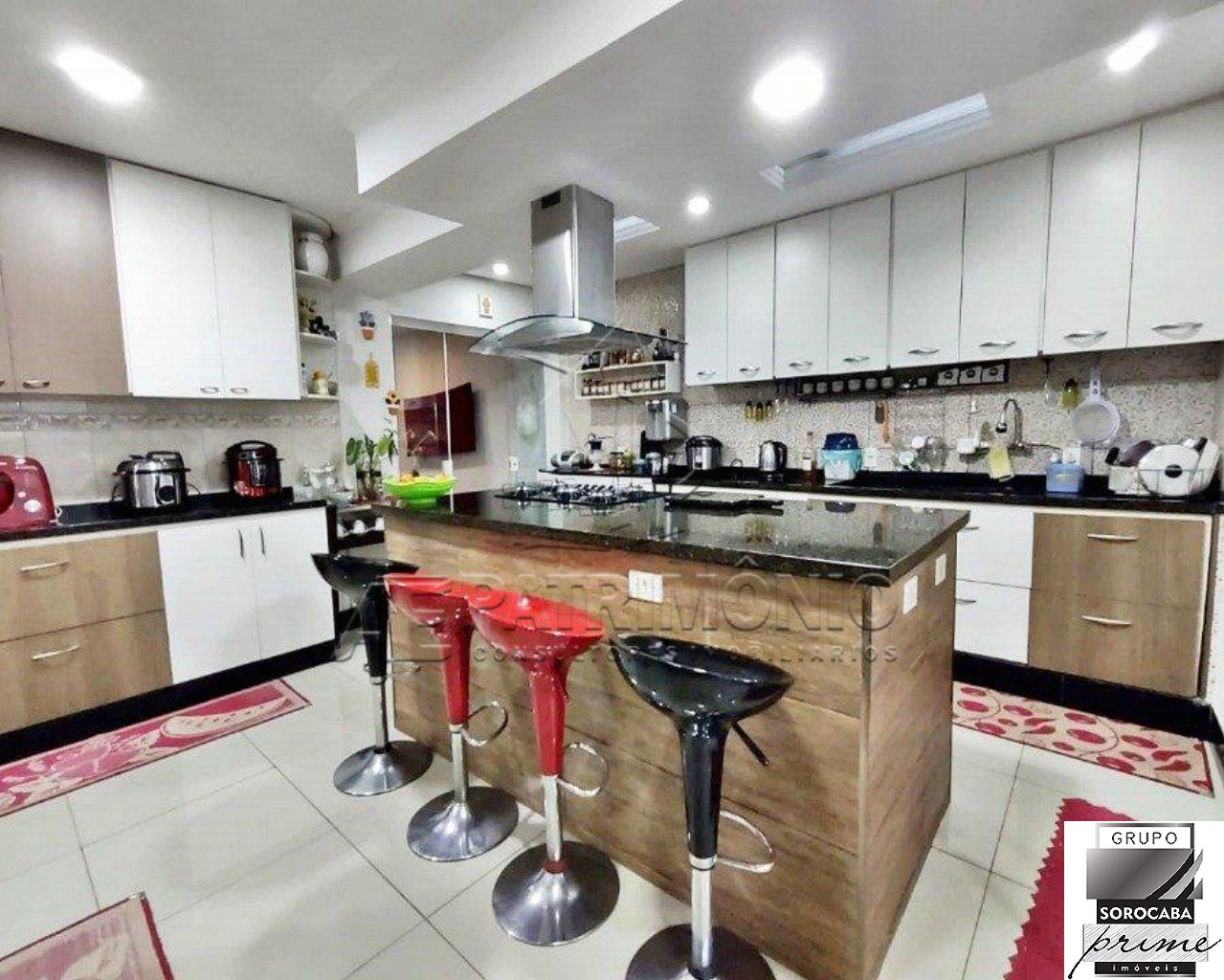 Casa com 4 dormitórios à venda, 335 m² por R$ 1.250.000 - ja