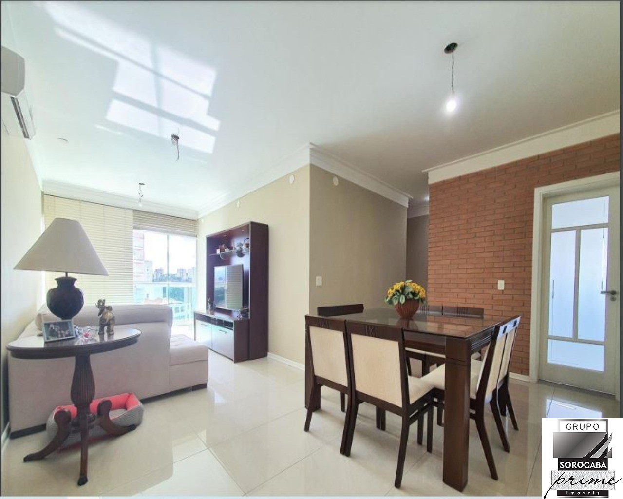 Apartamento com 3 dormitórios à venda, 107 m² por R$ 900.000