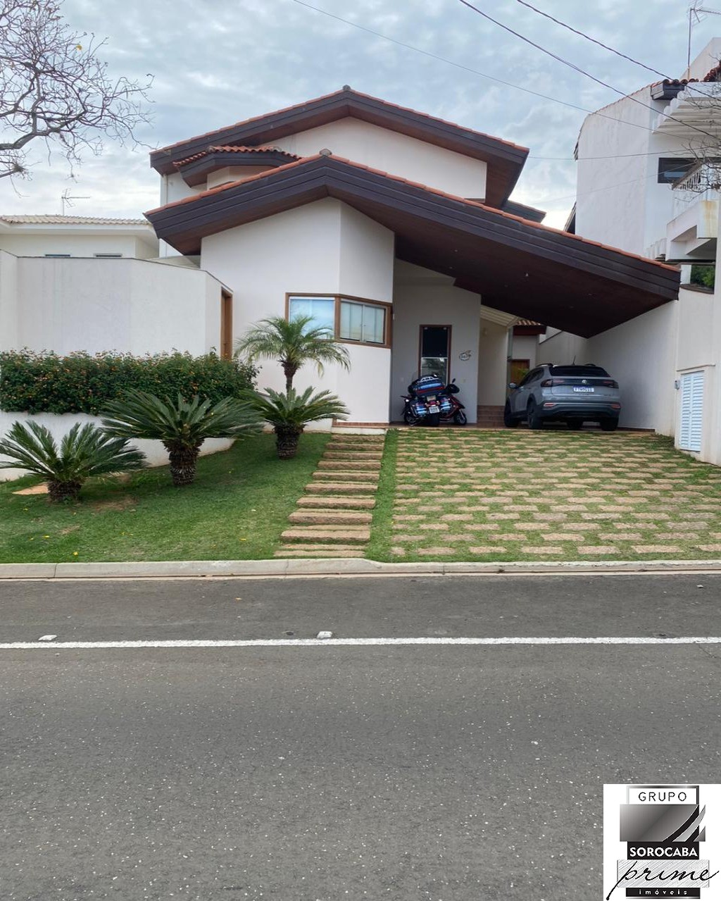 Sobrado com 4 dormitórios à venda, 324 m² por R$ 1.620.000 -