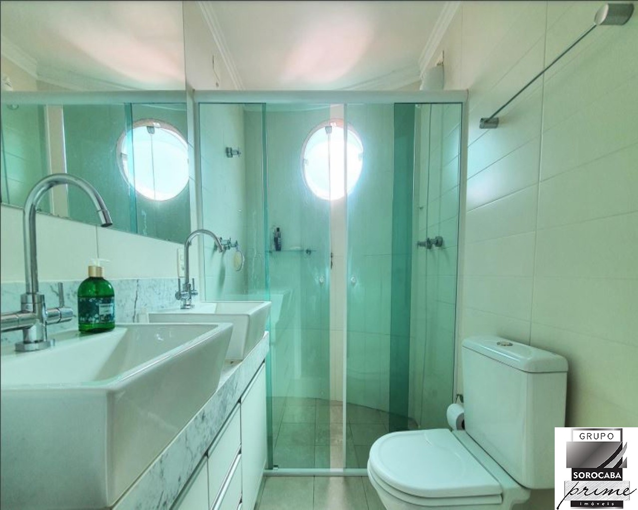 Apartamento com 3 dormitórios à venda, 107 m² por R$ 900.000