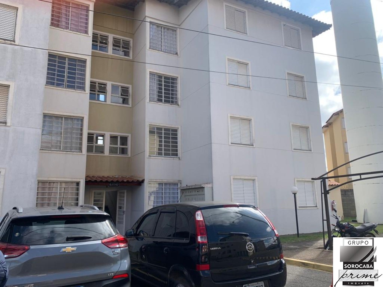 Apartamento com 2 dormitórios à venda, 46 m² por R$ 179.000 