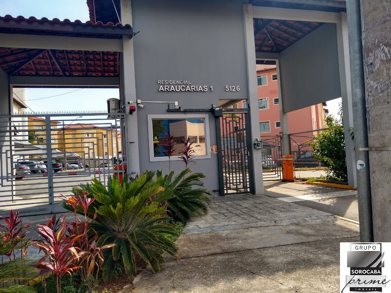 Apartamento com 2 dormitórios à venda, 46 m² por R$ 179.000 