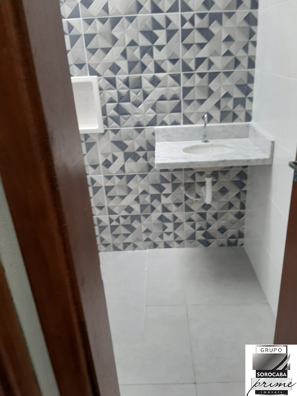 Sobrado com 2 dormitórios à venda, 72 m² por R$ 305.000 - ja
