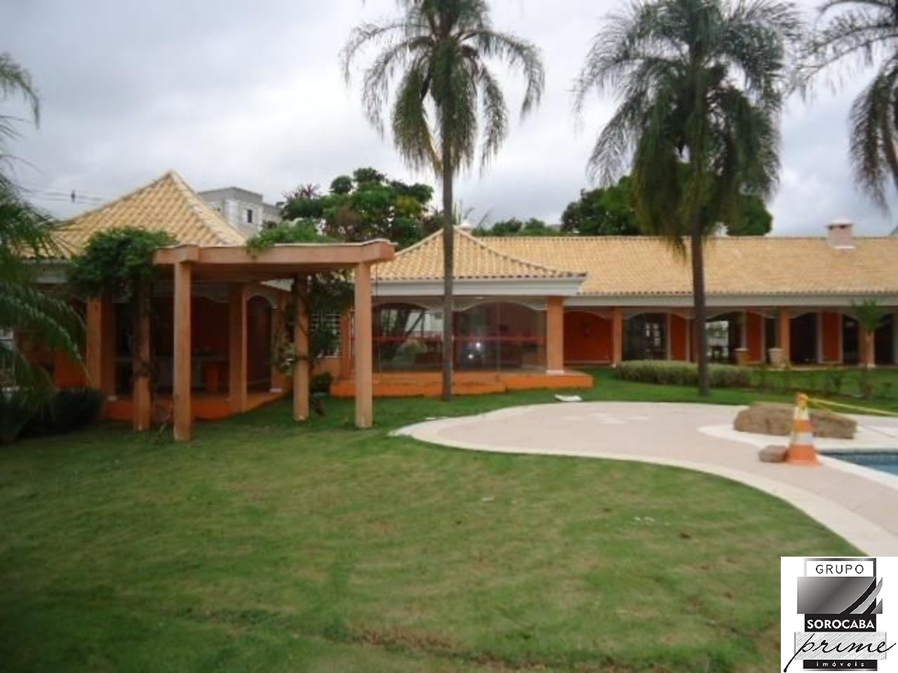 Apartamento com 2 dormitórios à venda, 47 m² por R$ 212.000 