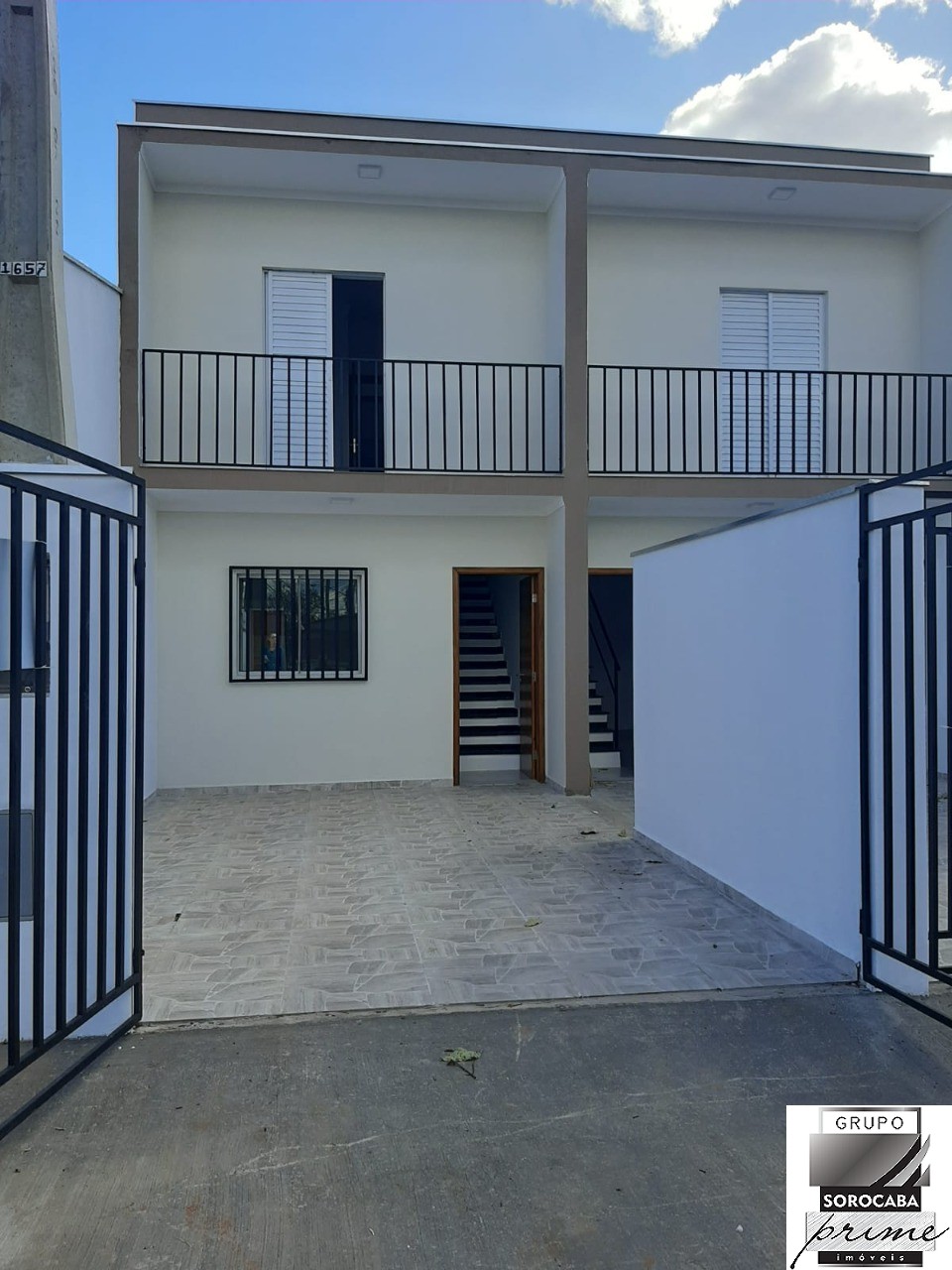 Sobrado com 2 dormitórios à venda, 72 m² por R$ 305.000 - ja