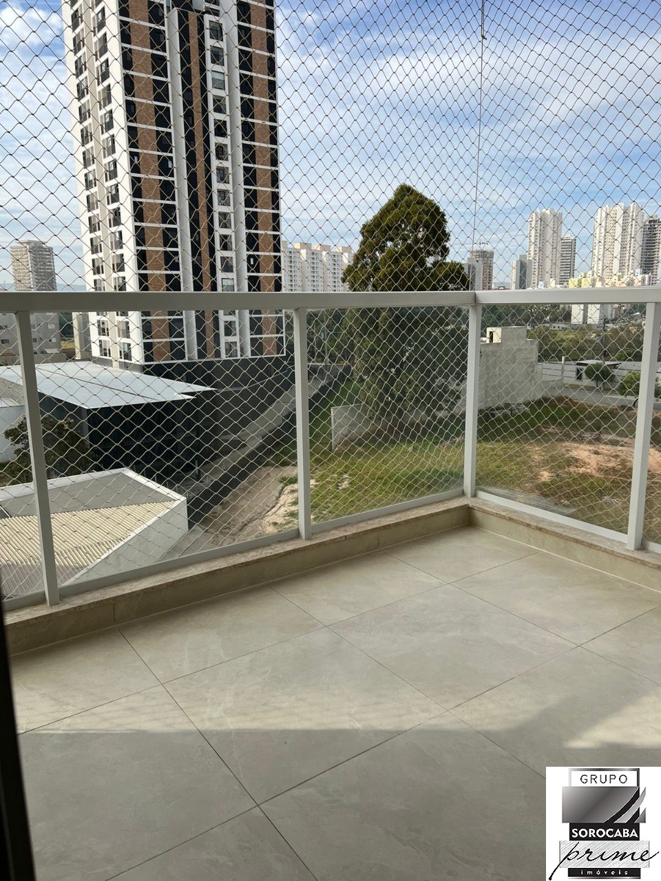 Apartamento com 3 dormitórios para alugar, 83 m² por R$ 3.61