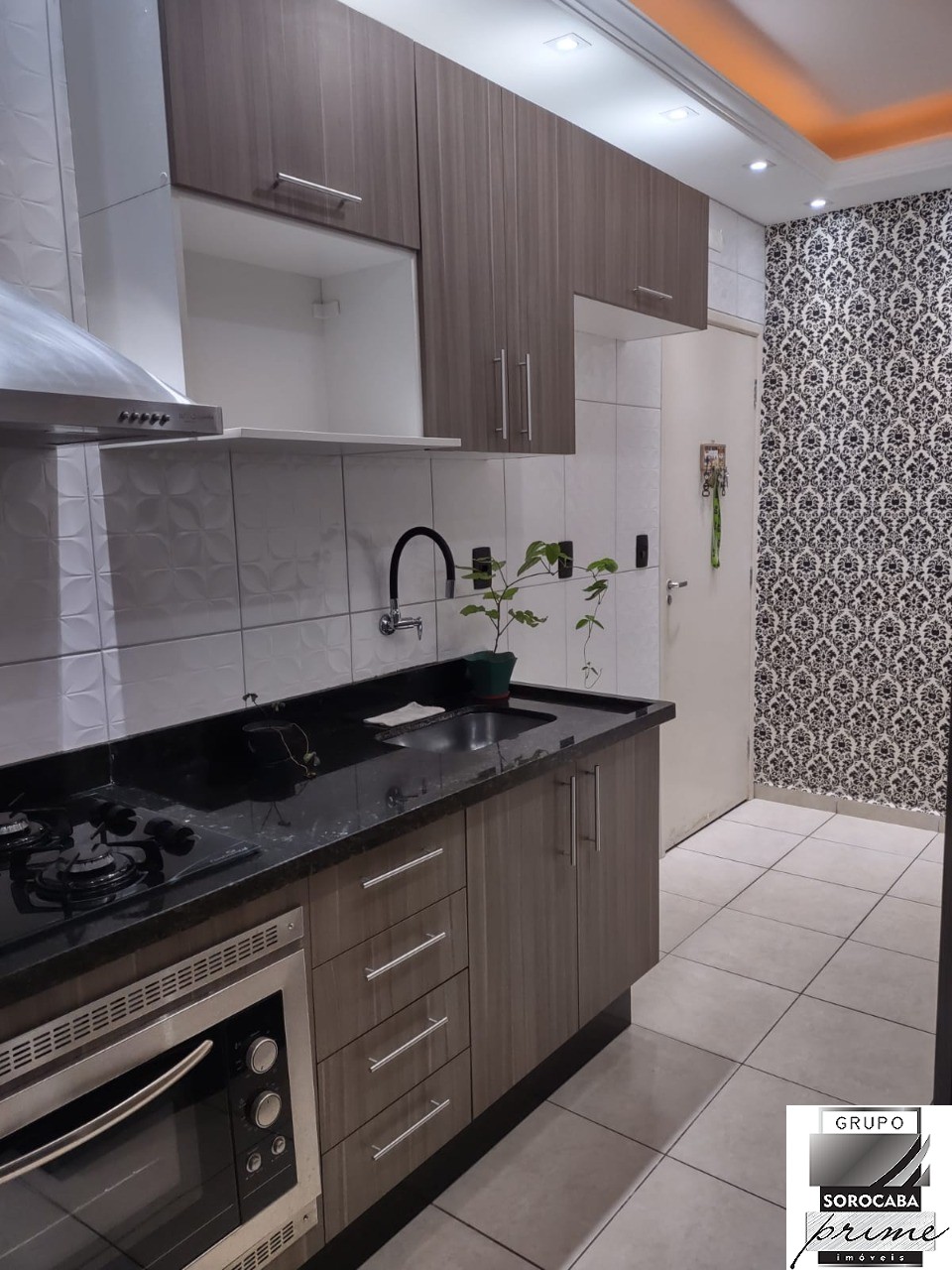 Apartamento com 2 dormitórios para alugar, 52 m² por R$ 1.65