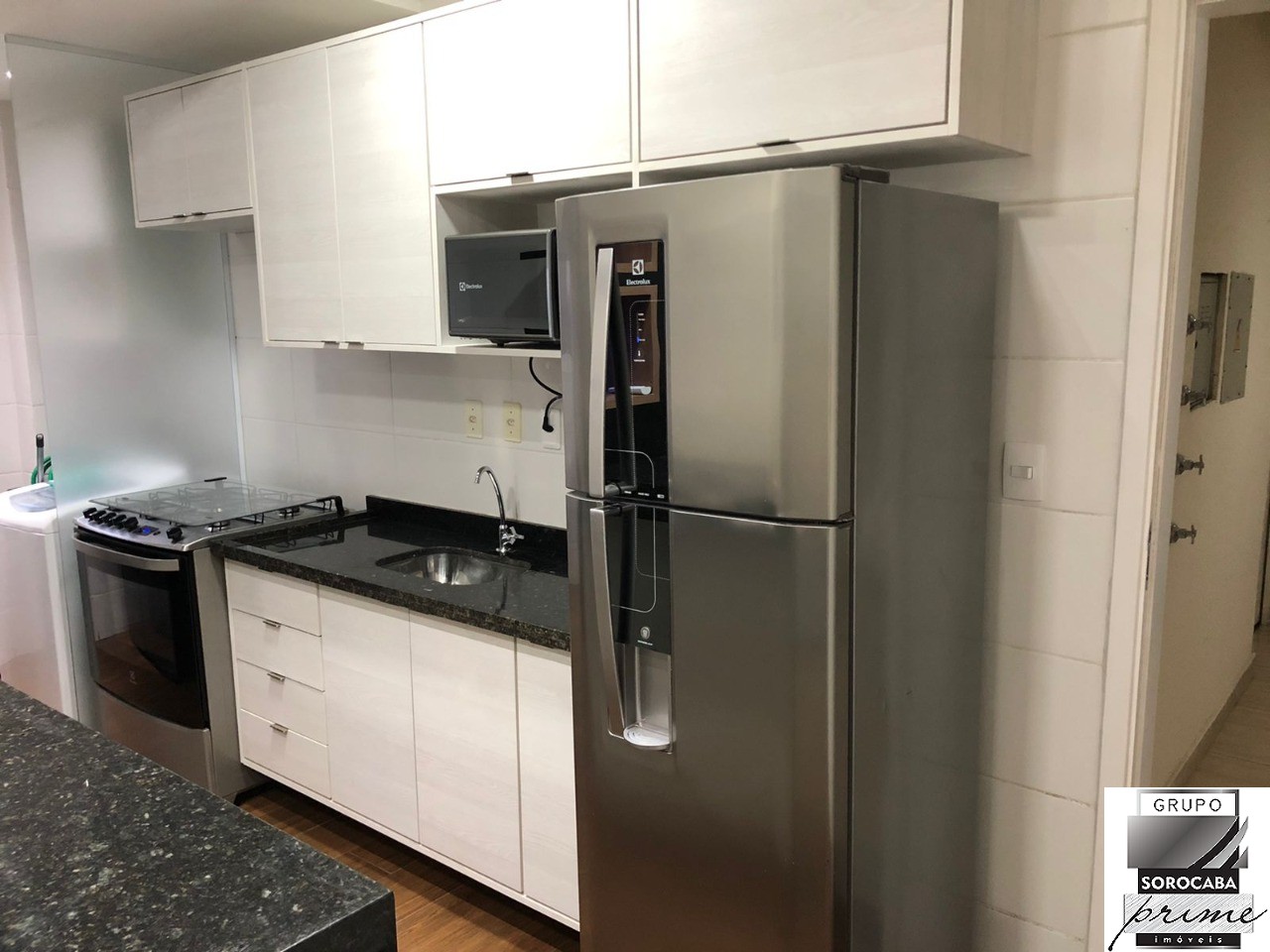 Apartamento com 2 dormitórios para alugar, 58 m² por R$ 2.81