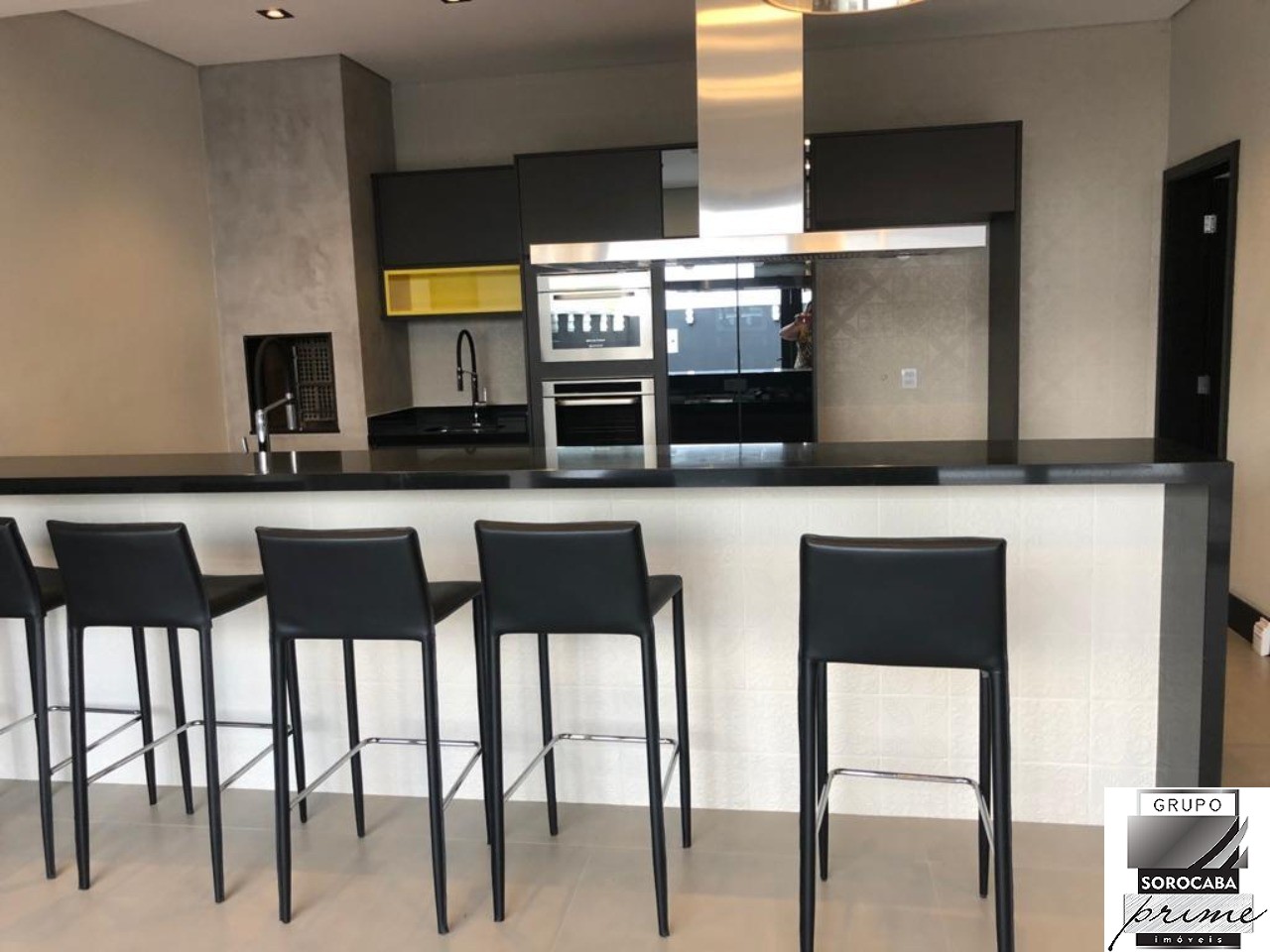 Sobrado com 3 dormitórios à venda, 300 m² por R$ 2.200.000,0