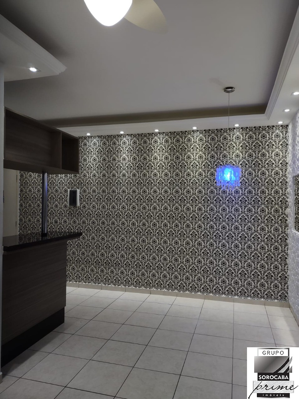 Apartamento com 2 dormitórios para alugar, 52 m² por R$ 1.65