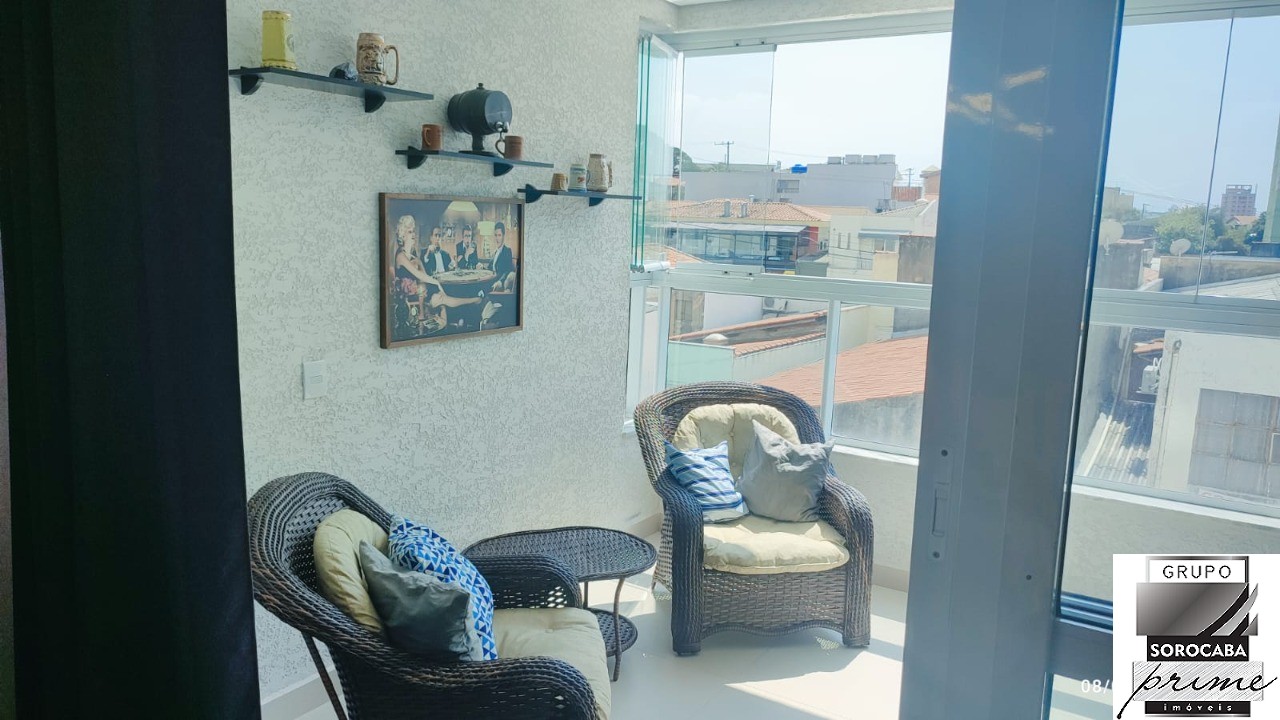 Apartamento com 3 dormitórios à venda, 105 m² por R$ 900.000