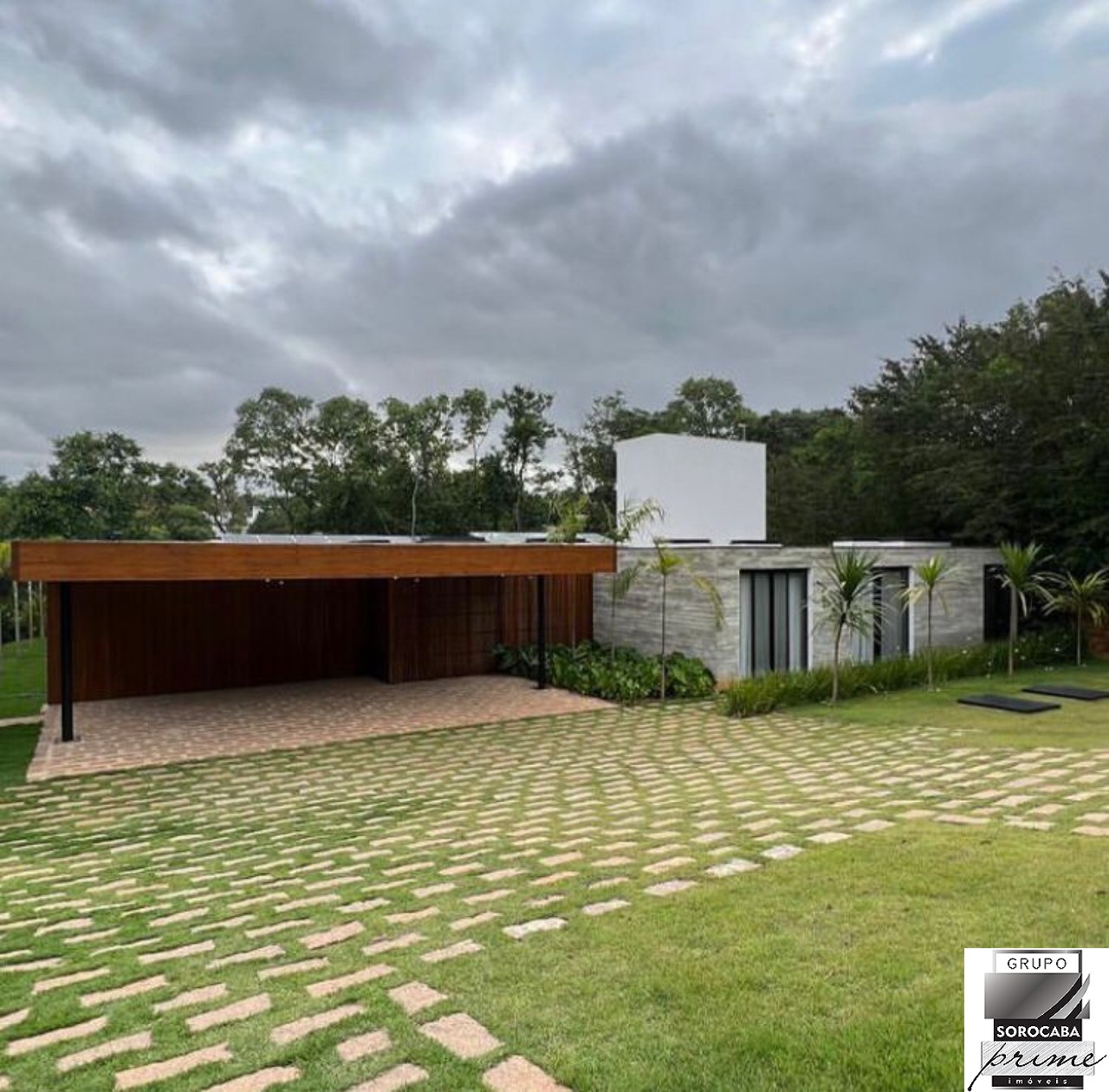 Casa com 5 suítes à venda, 630 m² por R$ 9.900.000 - condomí