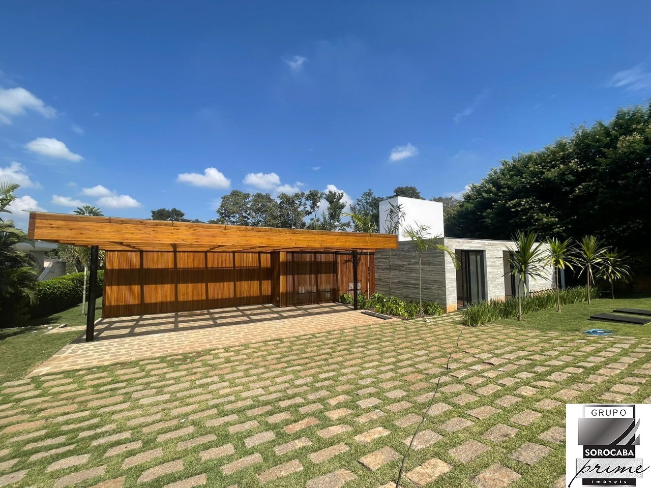 Casa com 5 suítes à venda, 630 m² por R$ 9.900.000 - condomí