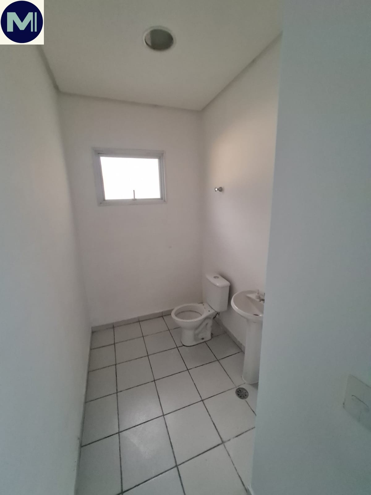 Galpão industrial em condomínio fechado para alugar no embu 