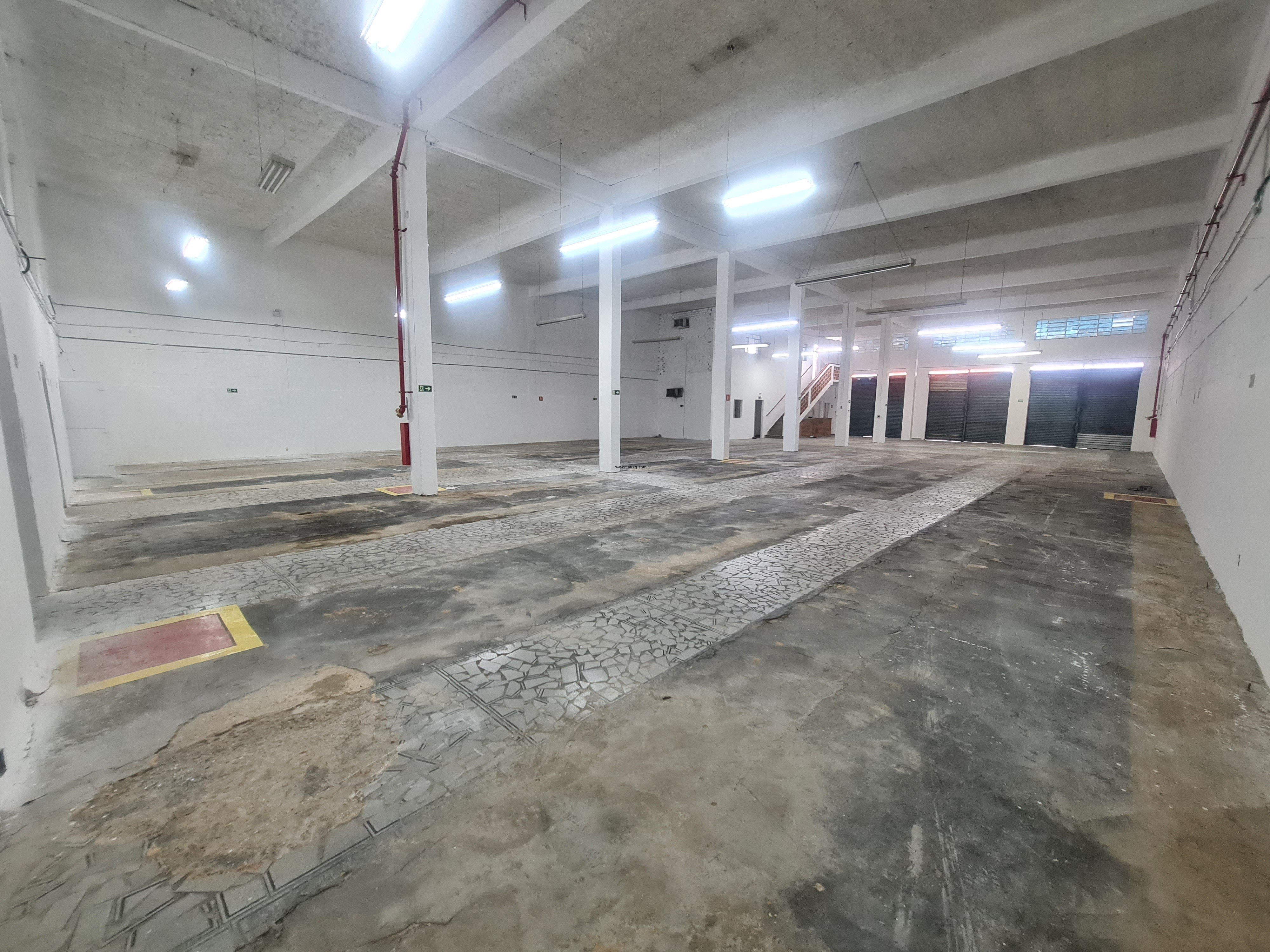 Galpão para alugar em Sorocaba em Avenida comercial