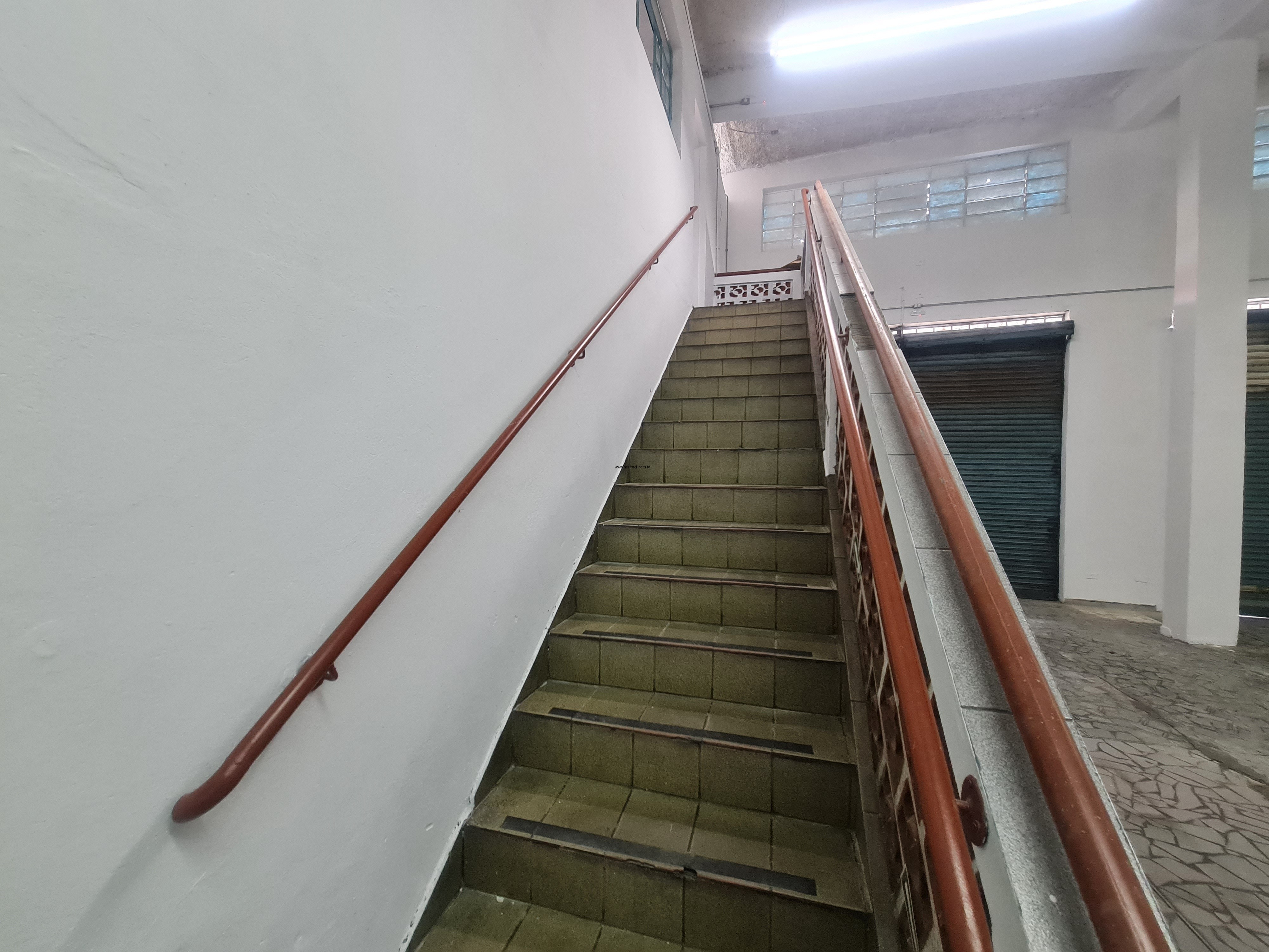 Galpão para alugar em Sorocaba em Avenida comercial